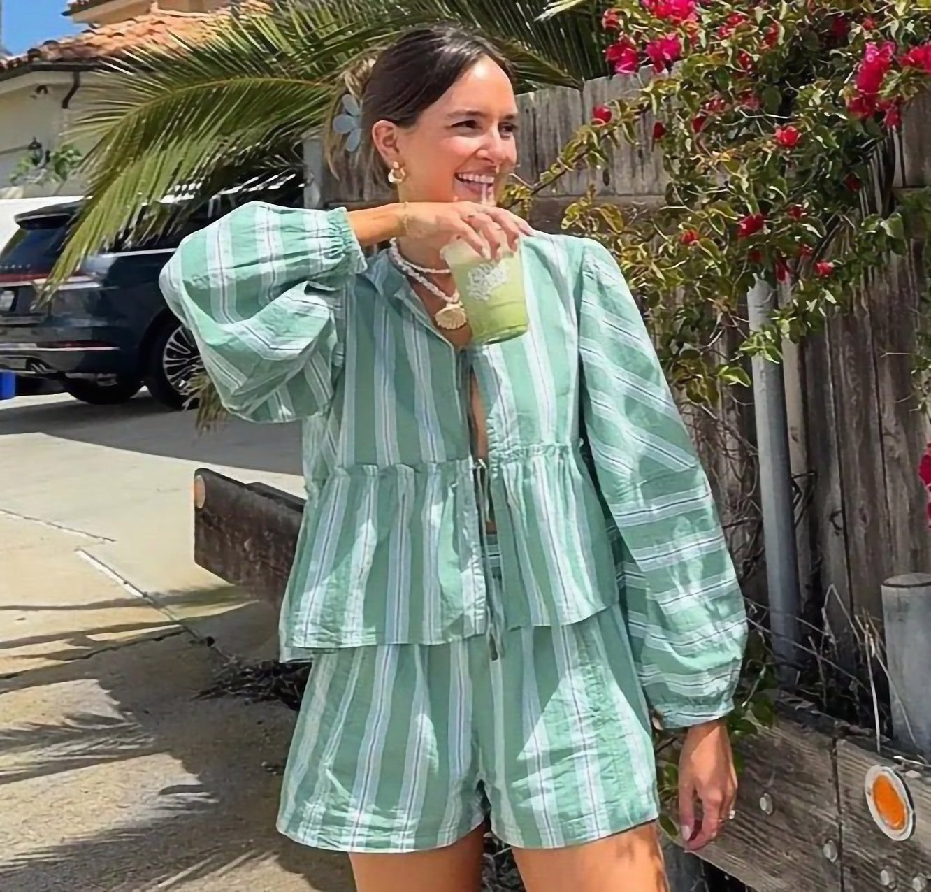 Isabella Stilig sommersett – feminint og elegant todelt antrekk