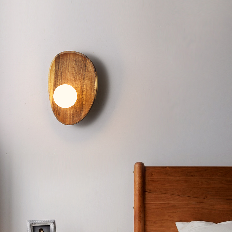 LumiWood moderne vegglampe i tre – naturlig eleganse og varm atmosfære