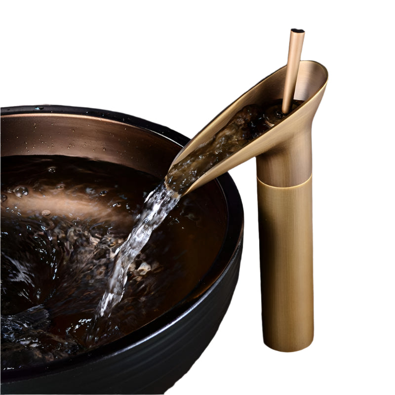 AquaCascade – Vannfallskran for servant