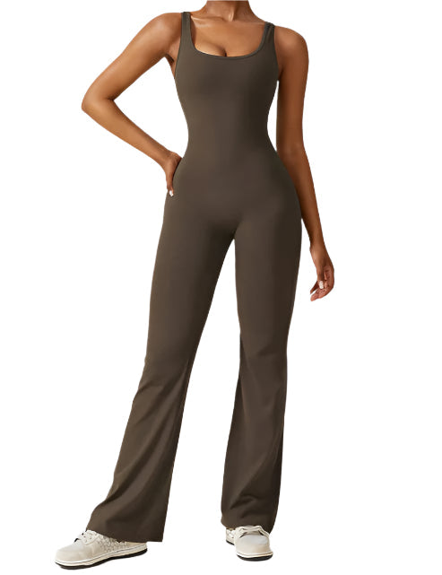 Mireille - Utsvingt jumpsuit med V-rygg