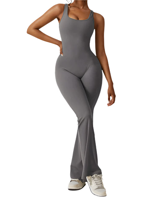 Mireille - Utsvingt jumpsuit med V-rygg