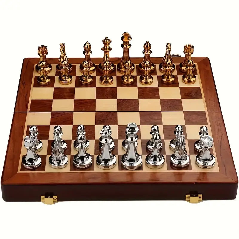 Regal Chess Set – Eksklusivt sammenleggbart sjakksett i tre med metallstykker