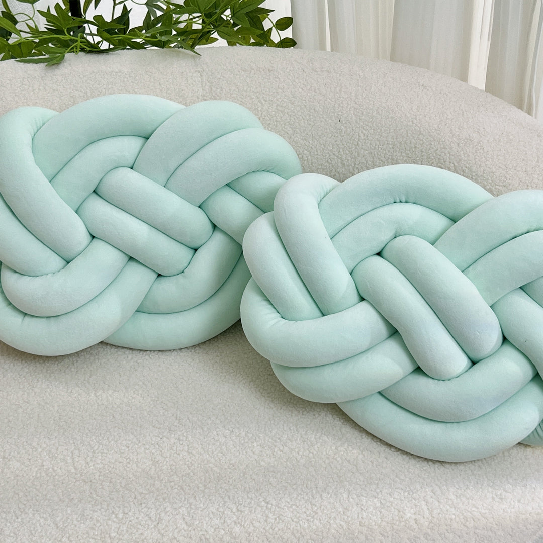 CozyPlush sett med 2 plysj pynteputer – myk eleganse for hjemmet ditt
