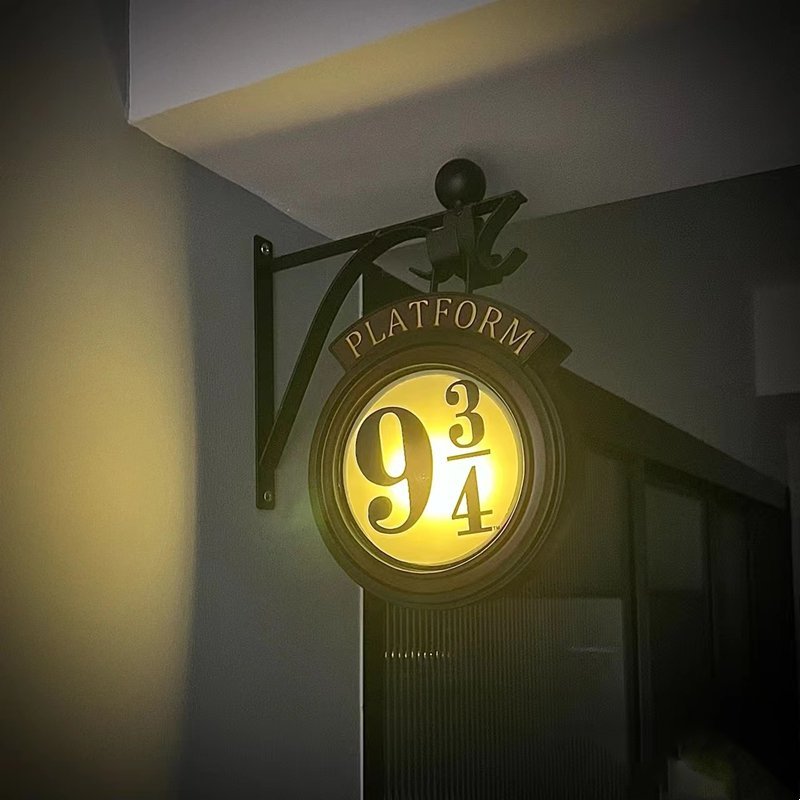 Harry Potter 9 3/4 Veggmontert plattformlampe