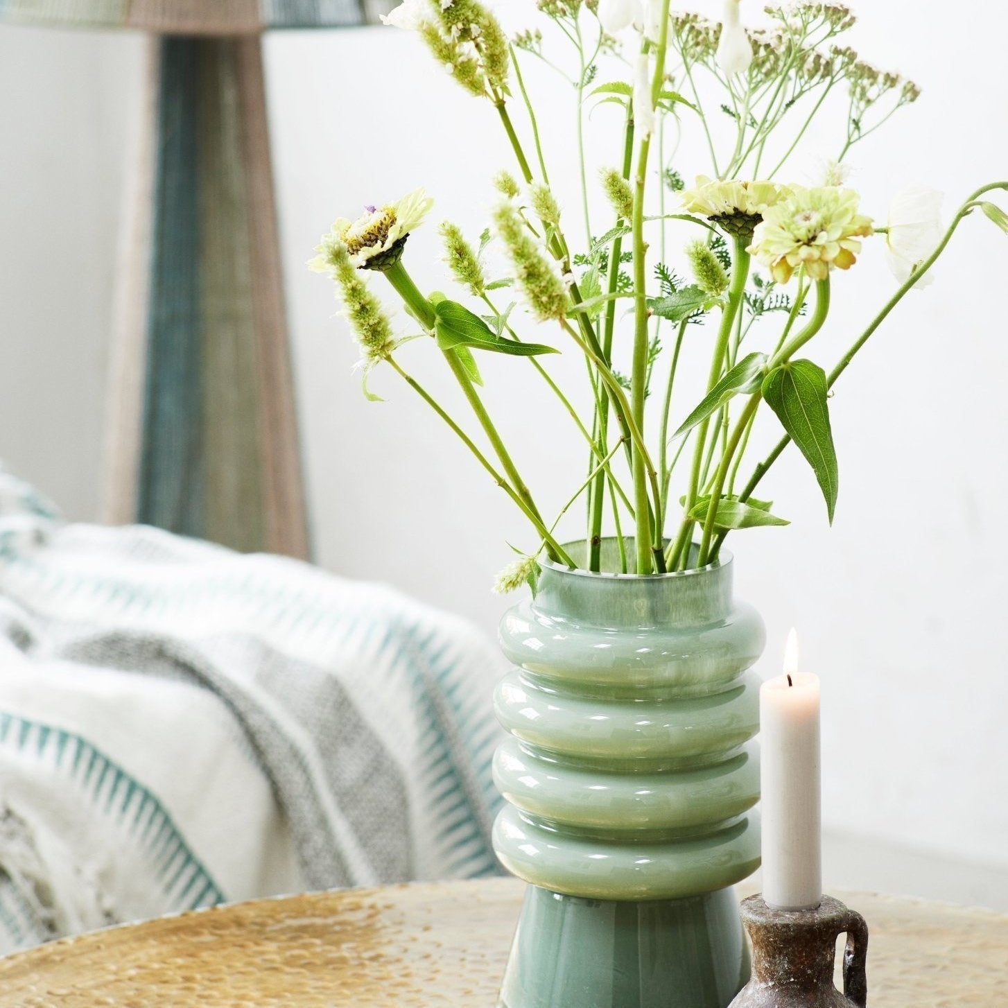 BloomStack - Elegant riflet blomstervase med forlenget base