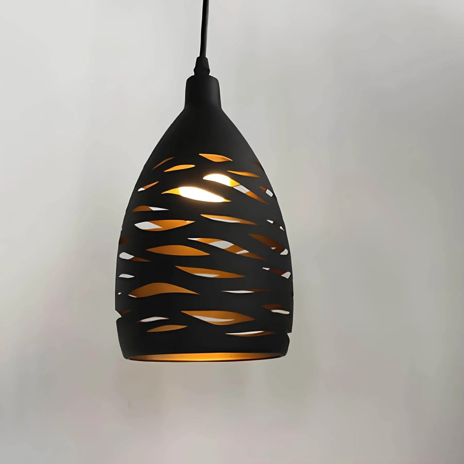StålLume industriell taklampe – rå eleganse for moderne interiør