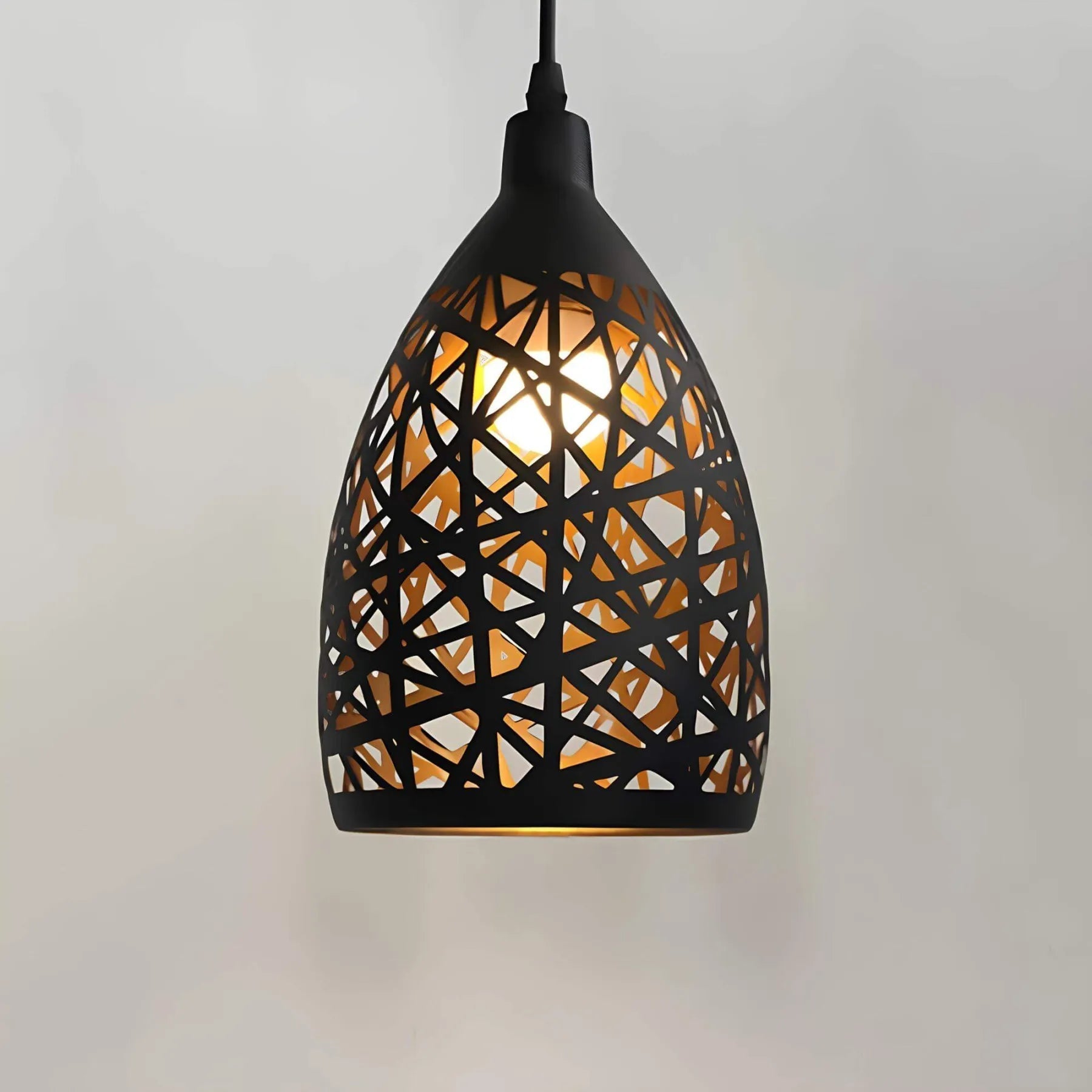 StålLume industriell taklampe – rå eleganse for moderne interiør