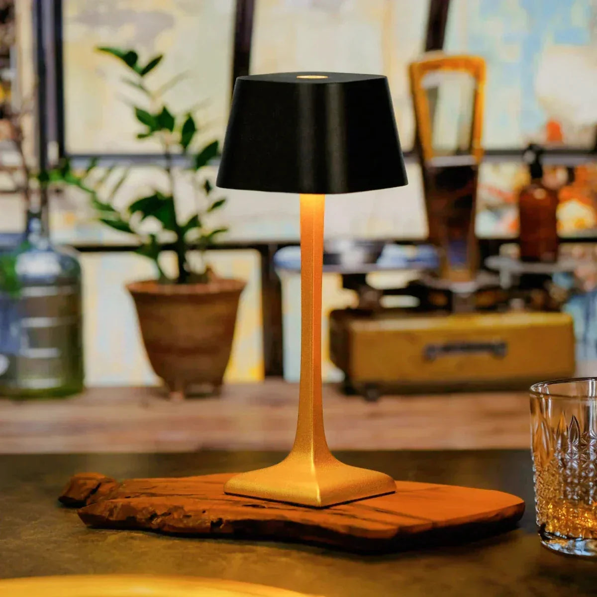 LumaLine - Elegant og elegant bordlampe med sylindrisk skjerm