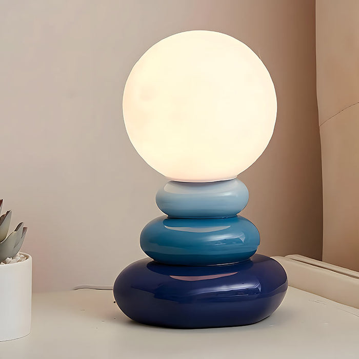 PebbleGlow - Unik bordlampe med stablede småstein