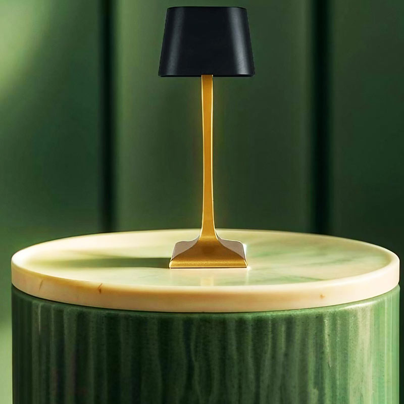 LumaGlow oppladbar trådløs LED-lampe