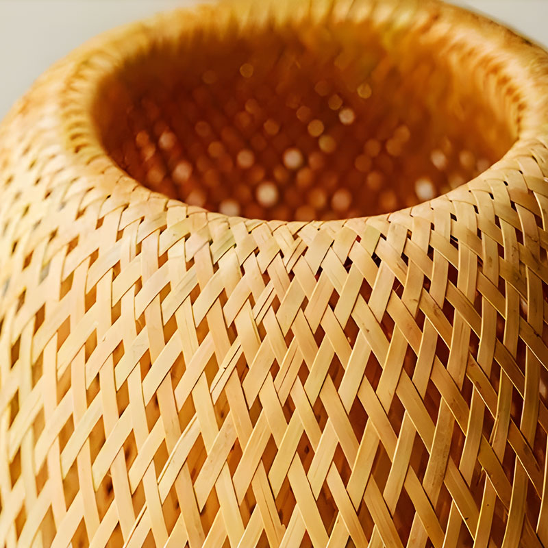 Håndlaget senge lampe i rotting og tre