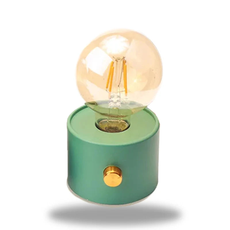 ClassiSphere – Minimalistisk bordlampe med vintage-inspirert glasskule