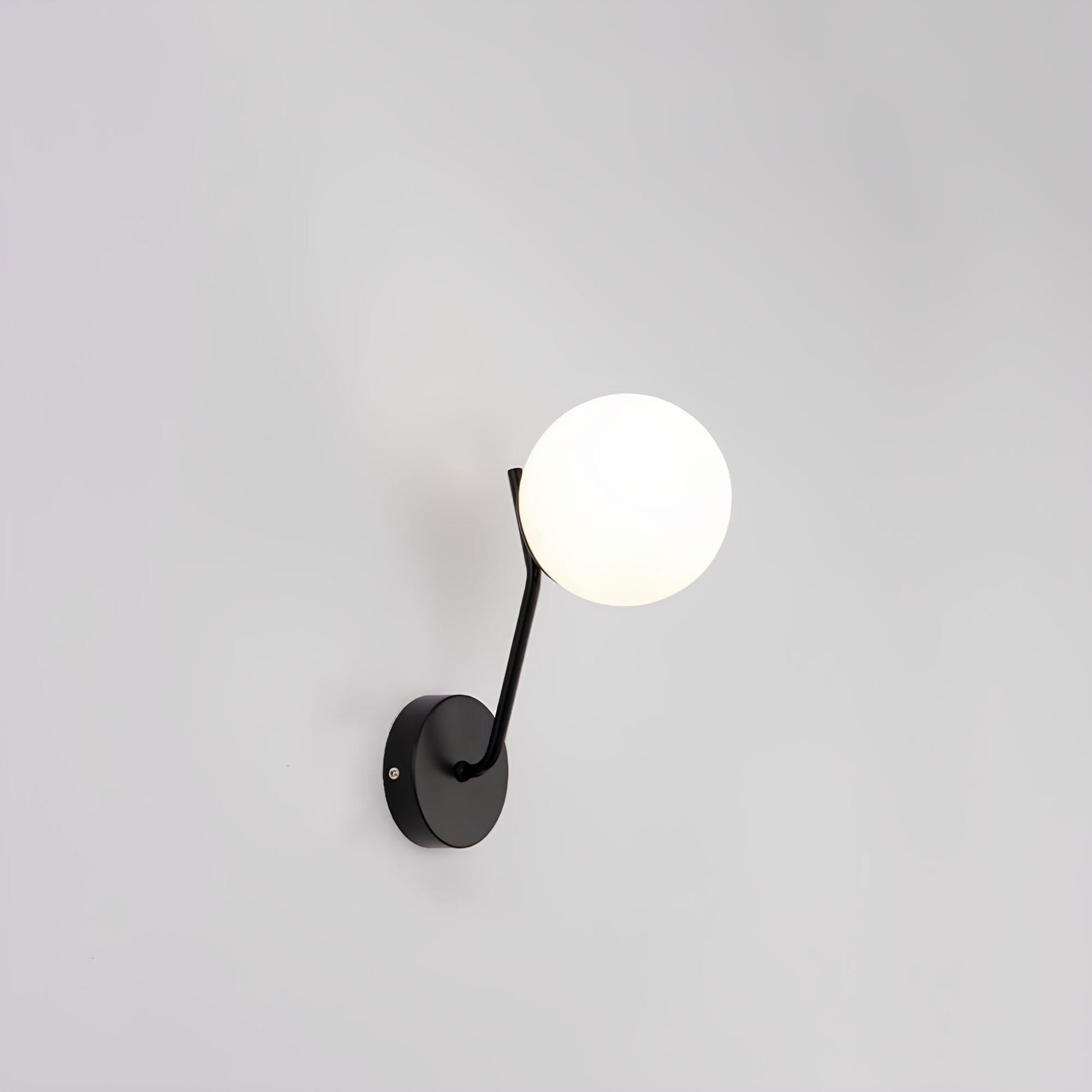 LumiSphere - Moderne, sirkulær vegglampe i glass