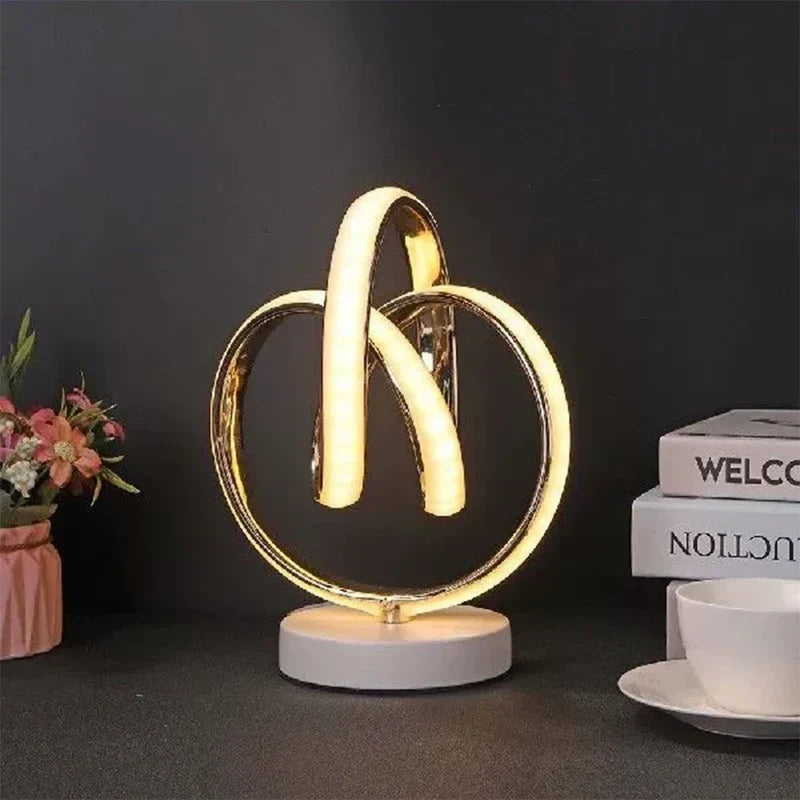 ArcGlow - Kurvet minimalistisk LED-bordlampe med slank bue for moderne rom