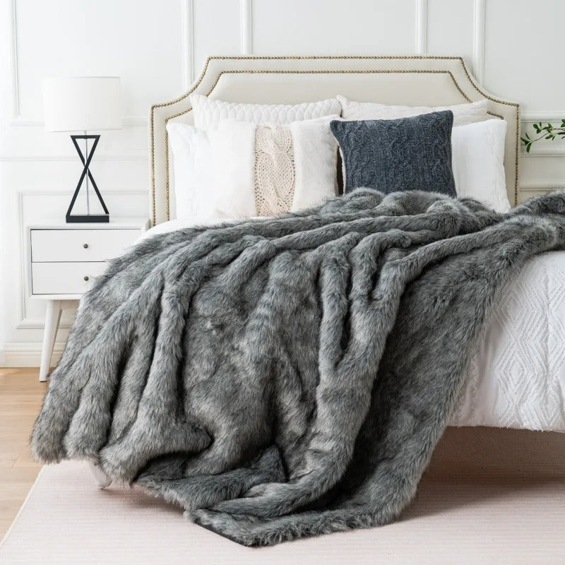VelvaLuxe - Koselig Elegance teppe i fuskepels