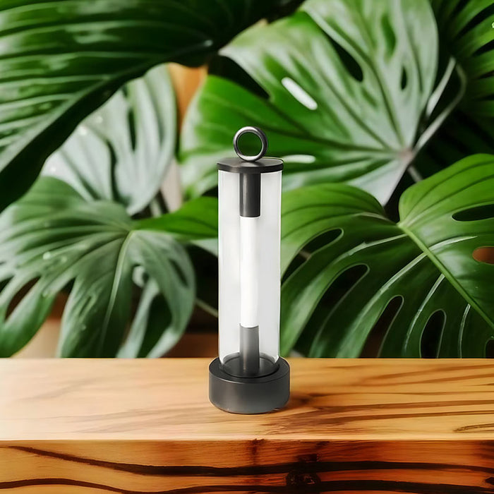 LumiTube - Moderne bordlampe i klart rør