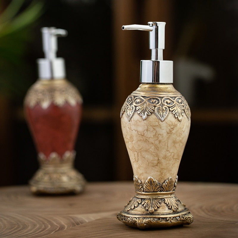 Regal Pour - Vintage-inspirert såpe- og lotiondispenser