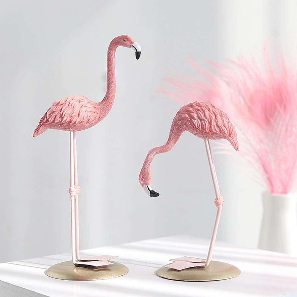 FlamingoGrace - Elegant Flamingo Hagestatue