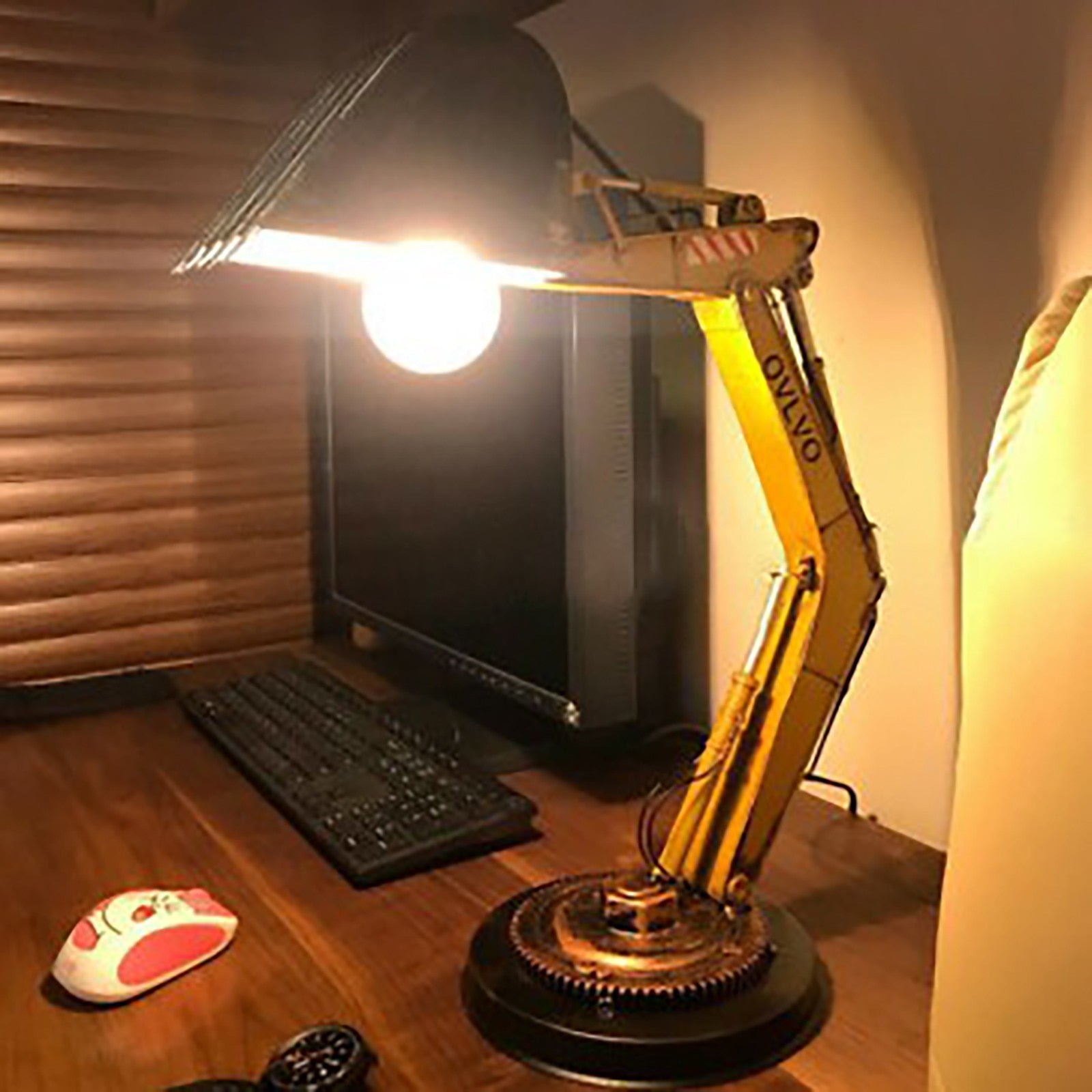DigLight - Unik spadeformet skrivebordslampe
