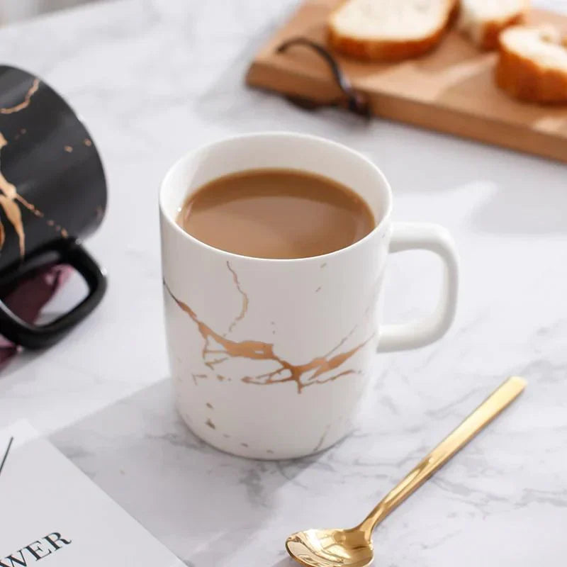 LumiStone kaffekrus med slående mønster og blank overflate