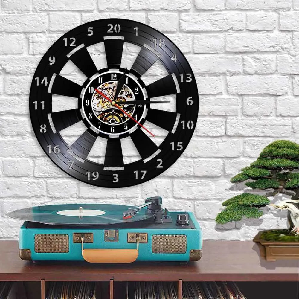 DartGlow - Vintage veggklokke med darttavle