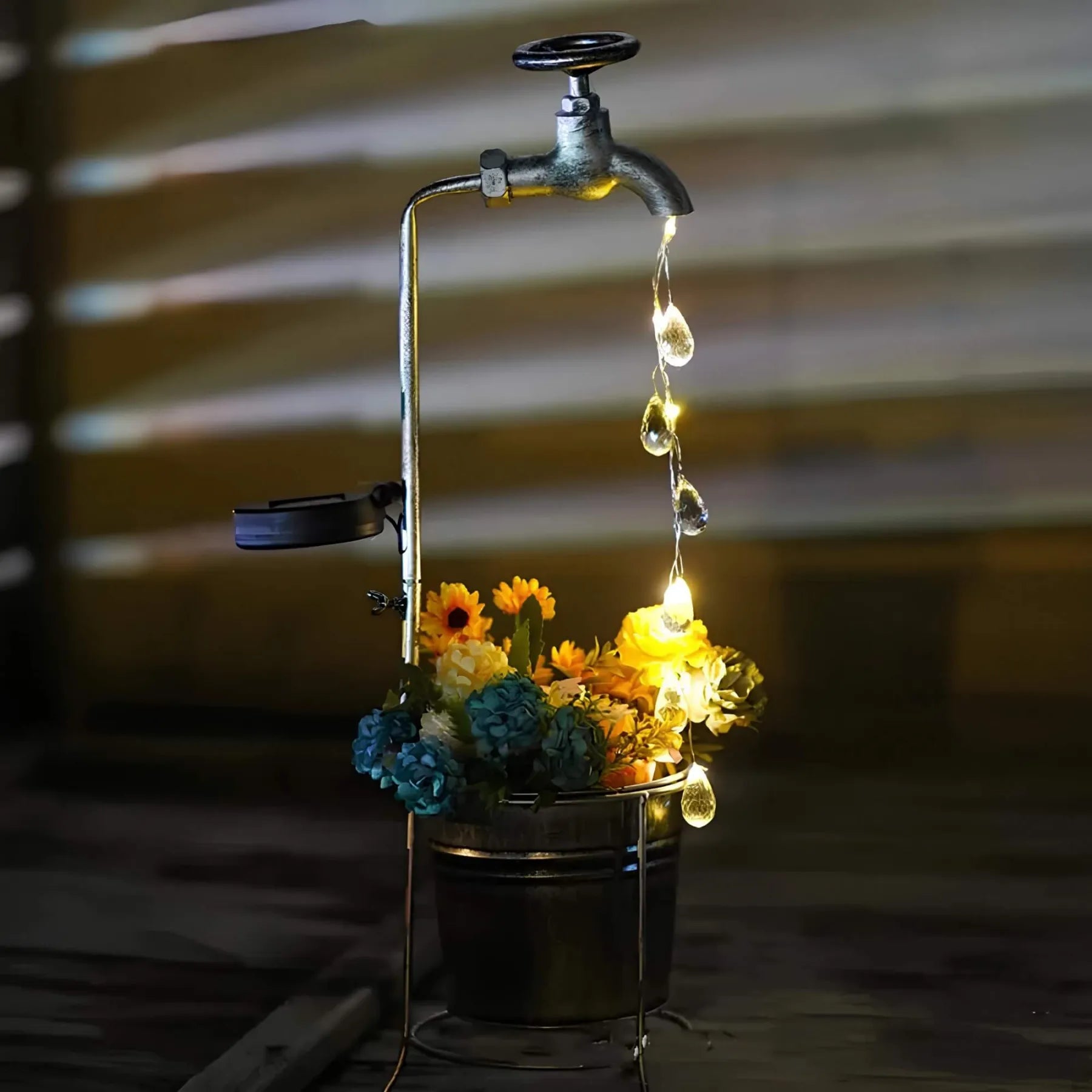 GlowDrops – Solcelledrevne hagelamper med kran