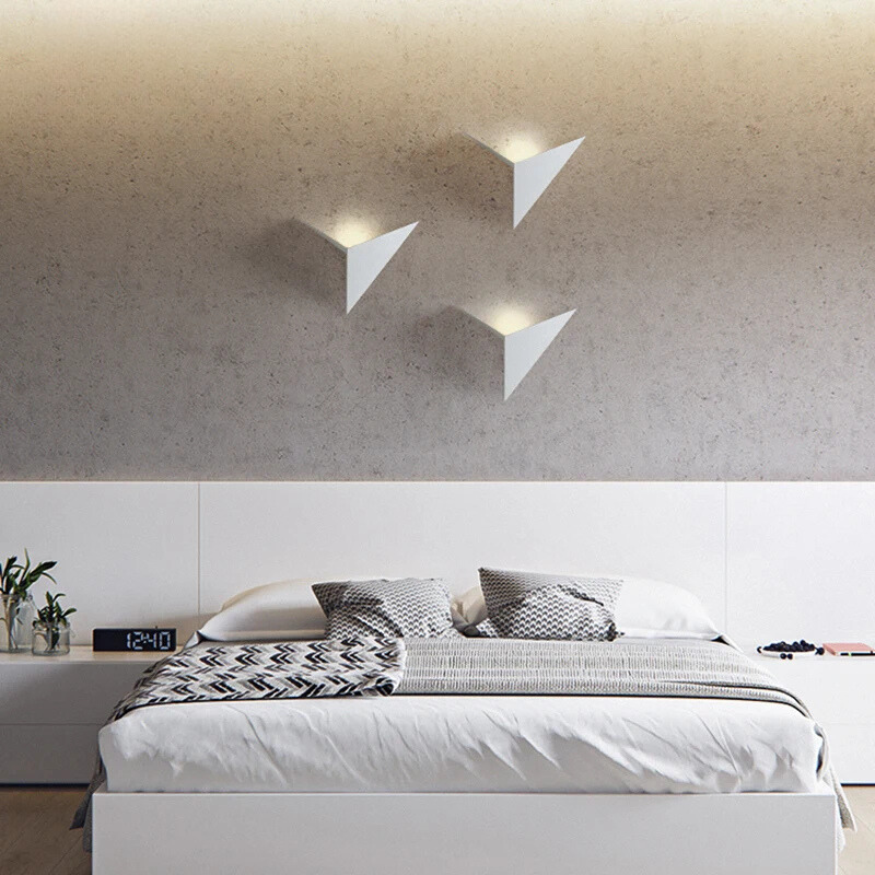 LumiTri - Minimalistisk trekantet vegglampe