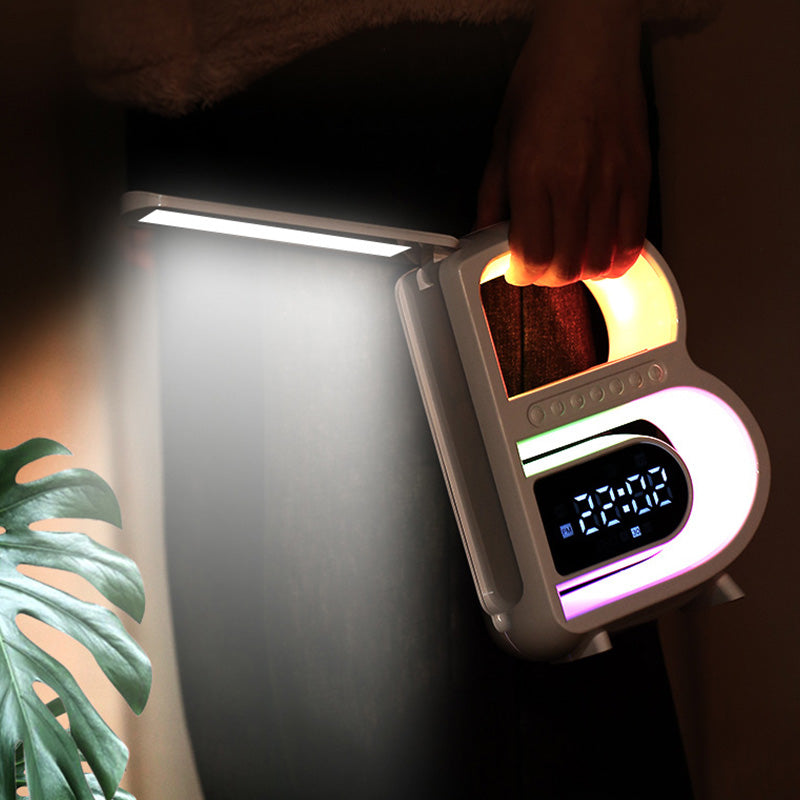 BrightB - LED Letter B skrivebordslampe med klokke og hylle