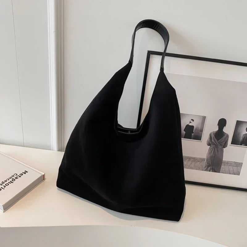 Edna - Uformell og myk design cordfløyelveske