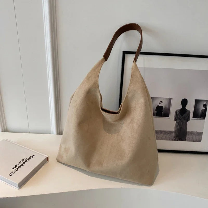 Edna - Uformell og myk design cordfløyelveske