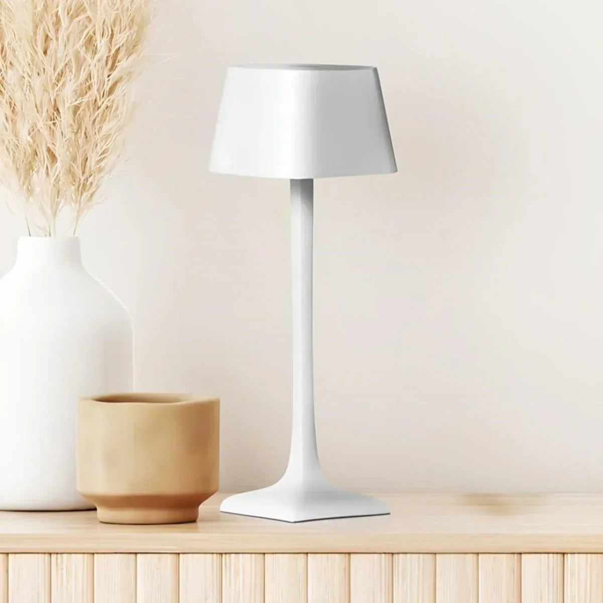 LumaLine - Elegant og elegant bordlampe med sylindrisk skjerm